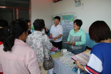 土右旗開展“關愛婦幼健康、確保母嬰平安”宣傳服務活動，提供健康咨詢服務